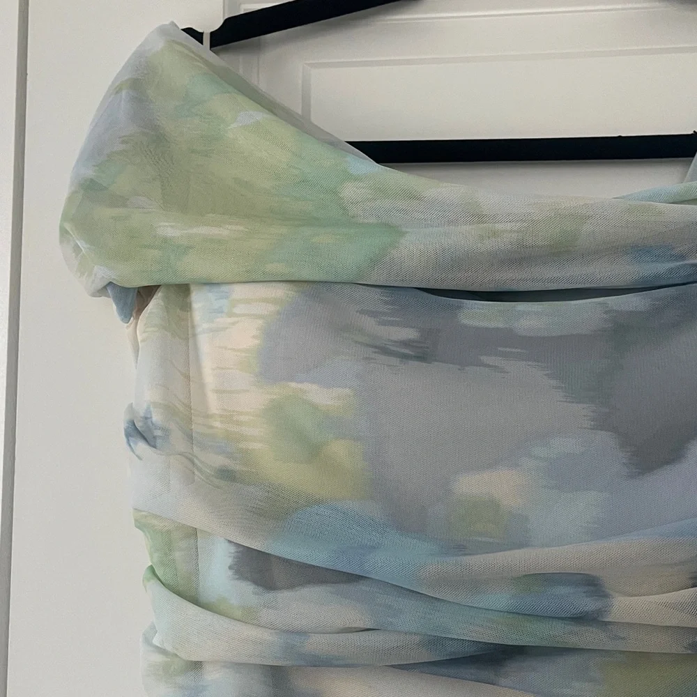 A&F Drop Waist Elegant Multicolor Pleated Maxi Dress - Picture 4 of 4